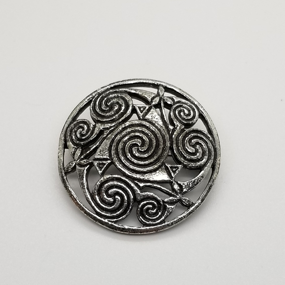 Miracle silver tone brooch with swirls - Picture 1 of 6